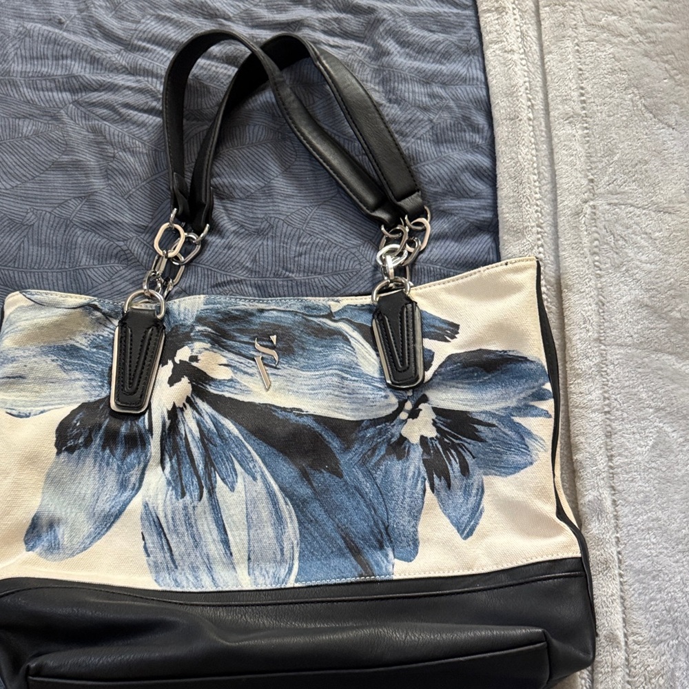 Simply Vera Floral Black and Blue Women's Tote Bag
